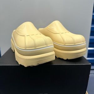 Sorel Women's Caribou Clog - Caribou Beige Size 7 NWB